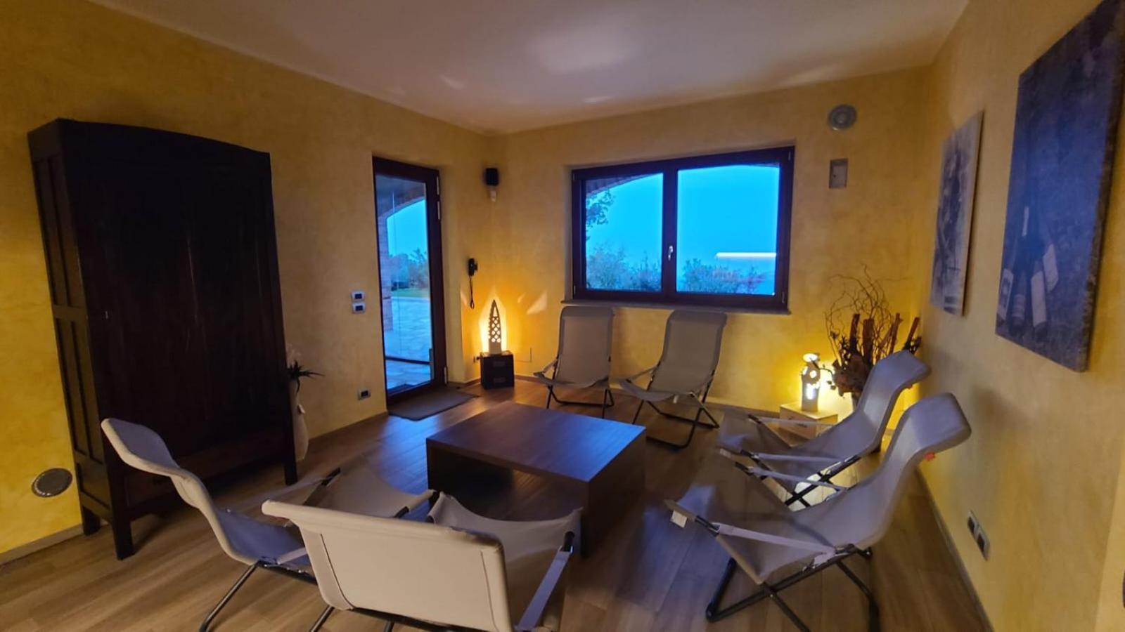 Casa Castella - Adults Only - Langhe Villa Diano d'Alba Exterior photo