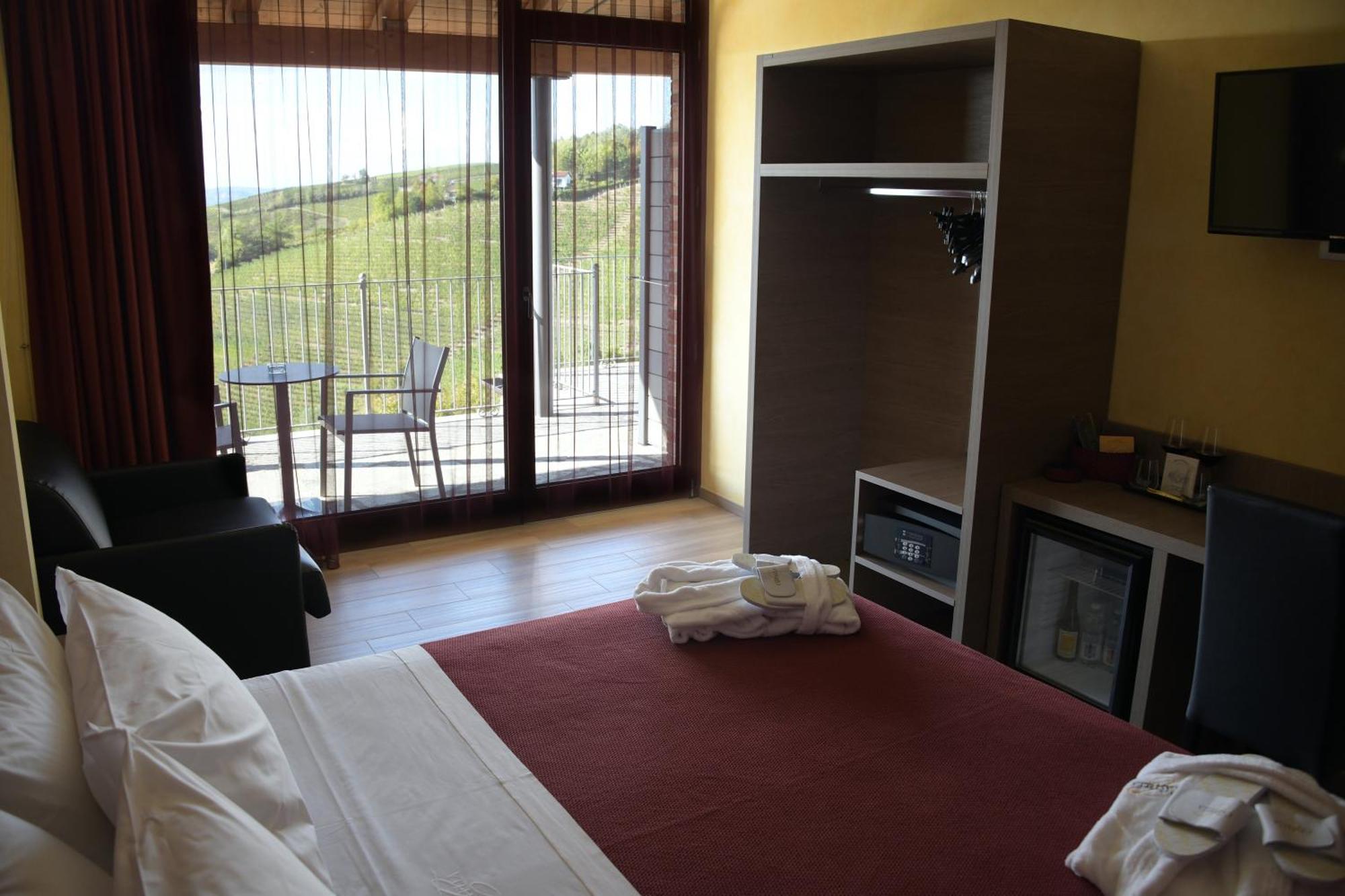 Casa Castella - Adults Only - Langhe Villa Diano d'Alba Exterior photo